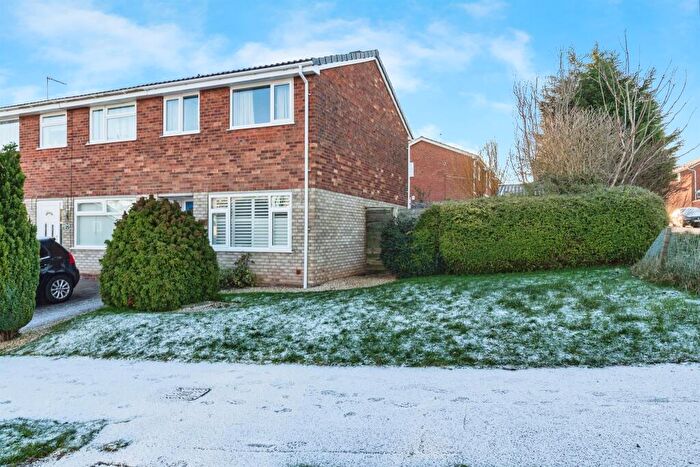 3 Bedroom End Of Terrace House For Sale In Marlowe Road, Stafford, ST17