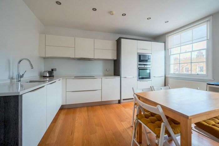 1 Bedroom Flat To Rent In Amwell Street, Clerkenwell, London, EC1R