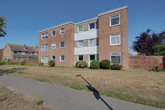 2 Bedroom Flat To Rent In Barton Close, Worthing, BN13