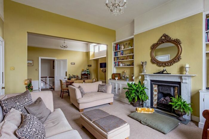 3 Bedroom Flat To Rent In Ivywell Road, Bristol, BS9