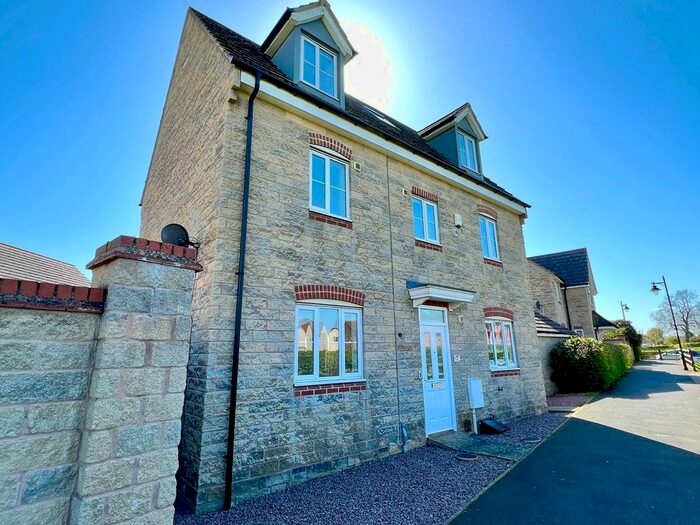 5 Bedroom Detached House To Rent In Pimpernel Walk, Bourne, PE10