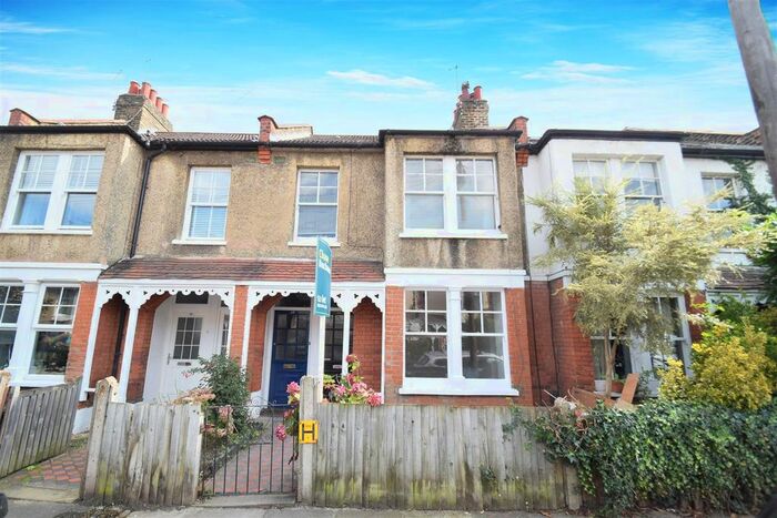 2 Bedroom Maisonette To Rent In Godstone Road, St Margarets, Twickenham, TW1