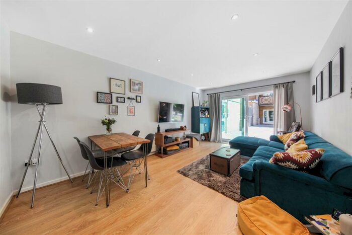 1 Bedroom Apartment To Rent In The Grainstore, Royal Victoria Dock, E16