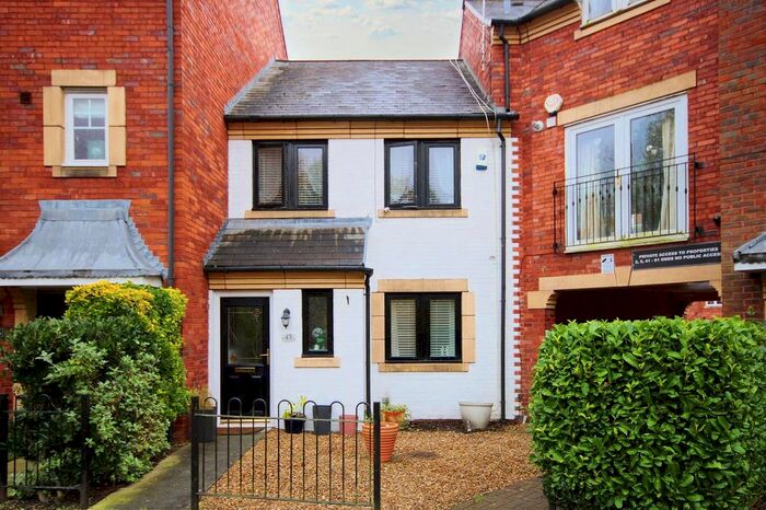 3 Bedroom Town House To Rent In Stockdale Drive, Great Sankey, WA5