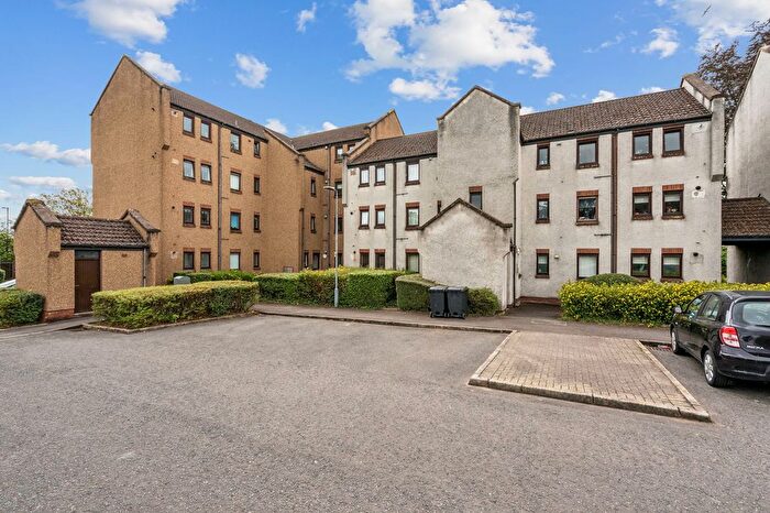 2 Bedroom Flat For Sale In Tulligarth Park, Alloa, FK10