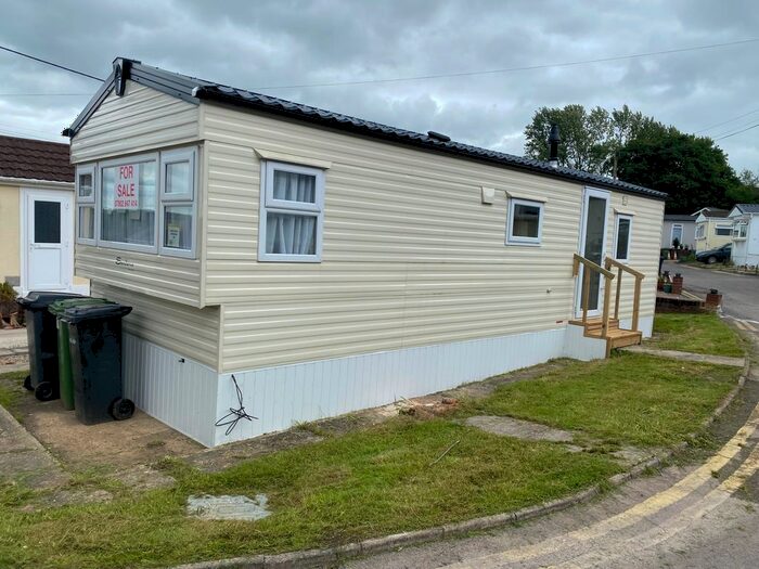 2 Bedroom Property To Rent In Hillview Manor Park, Winchester Road, Eastleigh, SO50