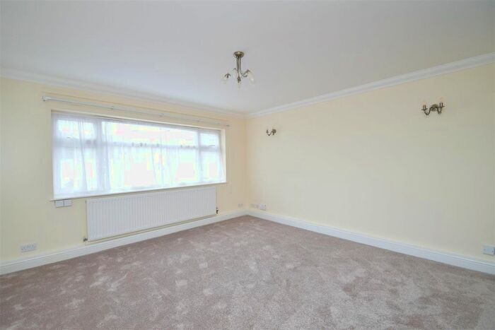2 Bedroom Flat To Rent In High Street, Northwood, HA6