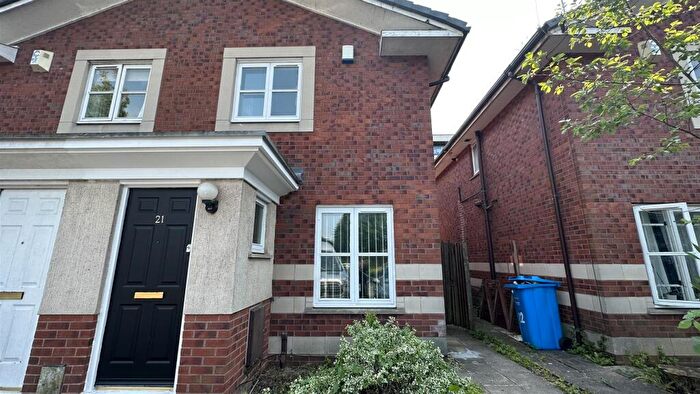 2 Bedroom Flat To Rent In Linen Court, Salford, Manchester, M3