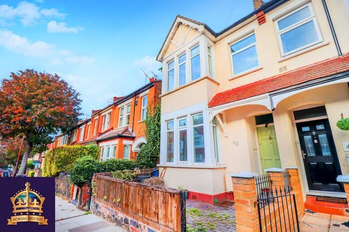 3 Bedroom Property To Rent In Wenham Drive, Westcliff-On-Sea, SS0