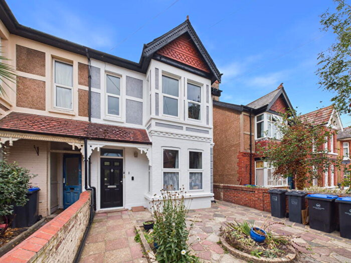 2 Bedroom Flat For Sale In Valencia Road, Worthing, BN11