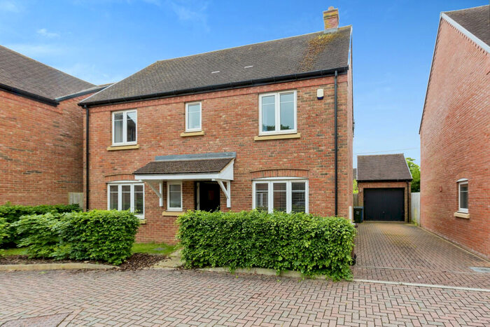 4 Bedroom House To Rent In Merlin Close, Bodicote, OX15