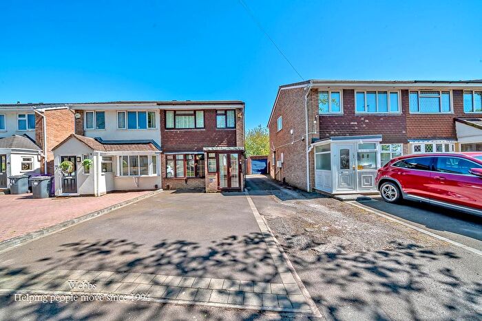 3 Bedroom Semi-detached House For Sale In Broad Lane North, Willenhall, WV12