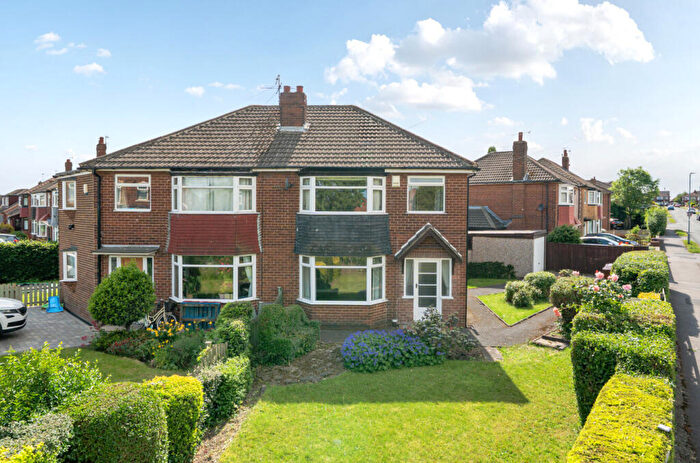3 Bedroom Semi-Detached House For Sale In Manston Avenue, Cross Gates, Leeds, LS15