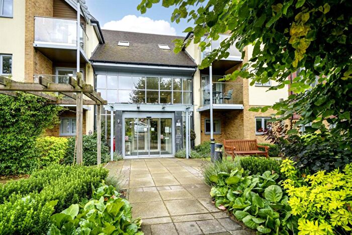 2 Bedroom Retirement Property For Sale In London Road, St. Albans, AL1
