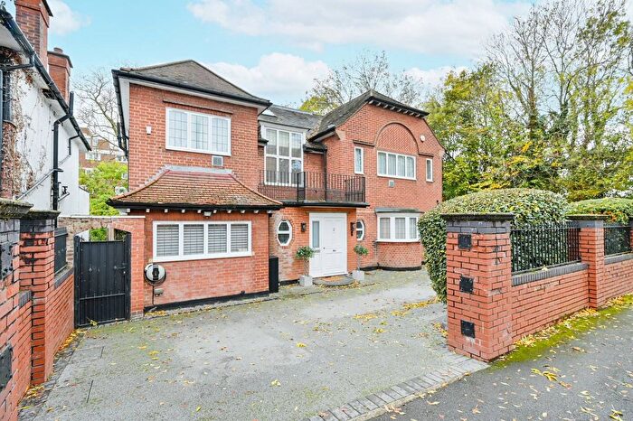 5 Bedroom Property For Sale In Corringway, Ealing, London, W5