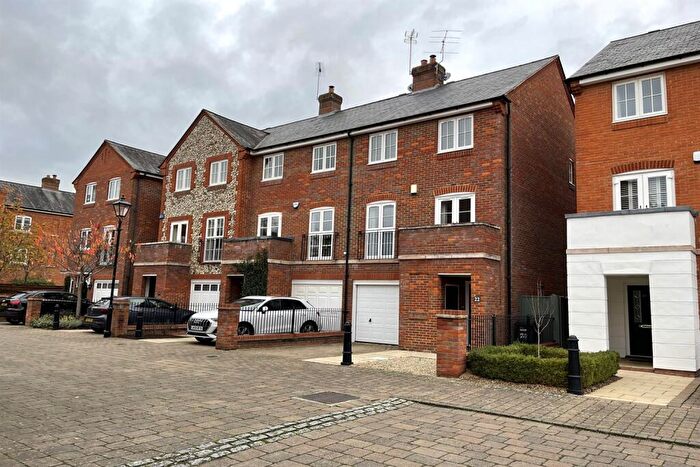 3 Bedroom Town House To Rent In Barley Way, Marlow, SL7