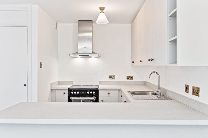 1 Bedroom Flat To Rent In Ref: Gf - Holmesdale Road, Reigate, RH2