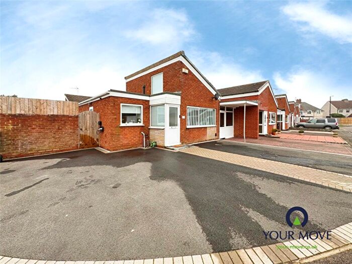 2 Bedroom Bungalow For Sale In Beaufort Drive, Binley, Coventry, West Midlands, CV3