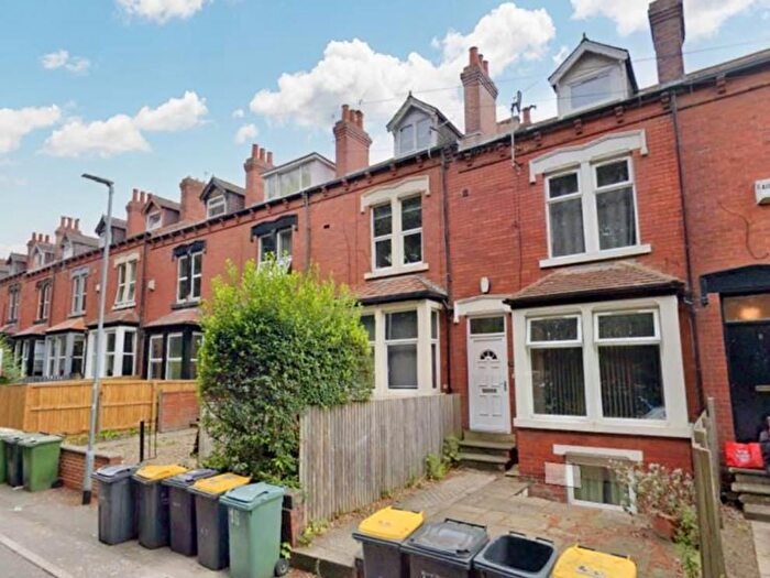 1 Bedroom Flat To Rent In Langdale Terrace, Headingley, Leeds, Yorkshire, LS6