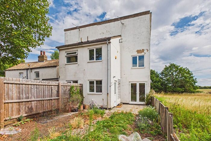 2 Bedroom Semi-Detached House For Sale In Smiths Path, Cottenham, CB24