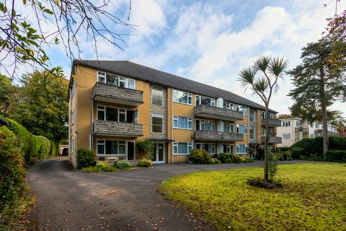 2 Bedroom Flat To Rent In Marlborough Road, Westbourne, Bournemouth, BH4