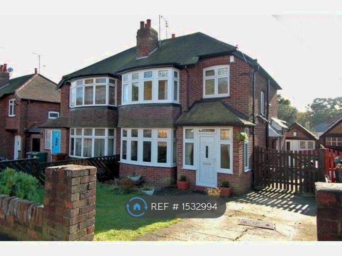 3 Bedroom Semi-Detached House To Rent In Birchwood Avenue, Leeds, LS17