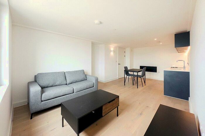 1 Bedroom Apartment To Rent In Spinners Way, Castlefield, Manchester, England, M15