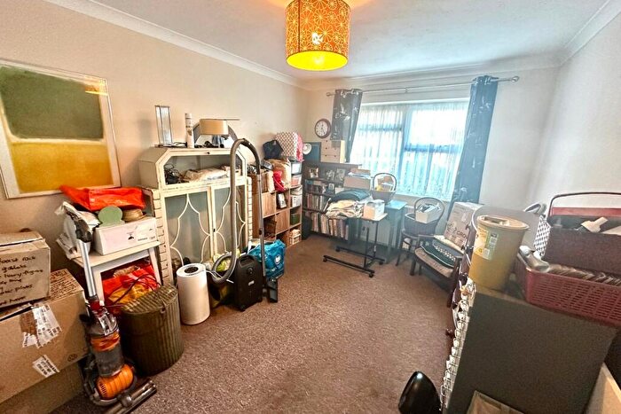 2 Bedroom Flat For Sale In Greystone Avenue, Worthing, West Sussex, BN13