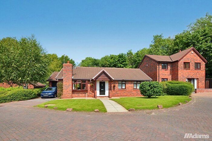 3 Bedroom Bungalow For Sale In Abbey Hey, Norton, WA7