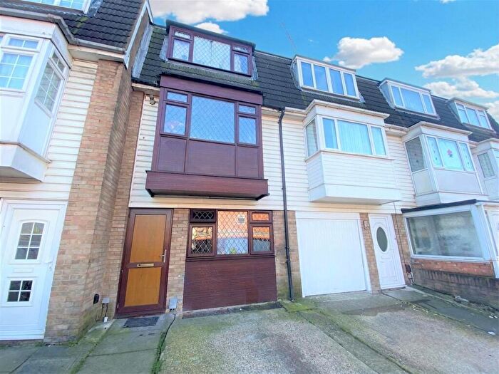 4 Bedroom Terraced House For Sale In Atkinson Road, London, E16