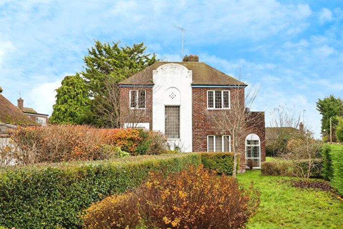 4 Bedroom Detached House For Sale In Chyngton Lane, Seaford, BN25