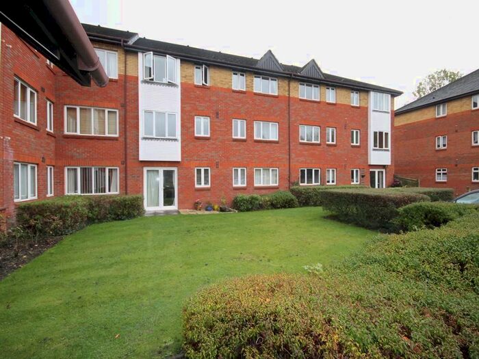 1 Bedroom Flat To Rent In Leeds Court, - Denmark Road, Carshalton, SM5