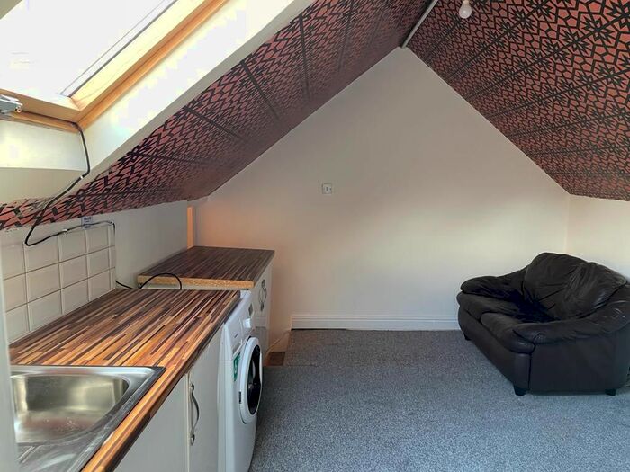 Studio To Rent In Stratford Road, Birmingham, B28