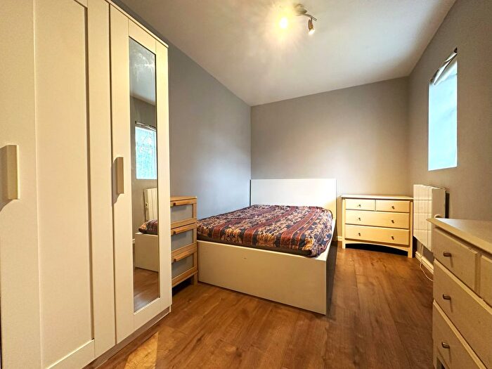 Studio To Rent In Southend Arterial Road, Hornchurch, Essex, RM11