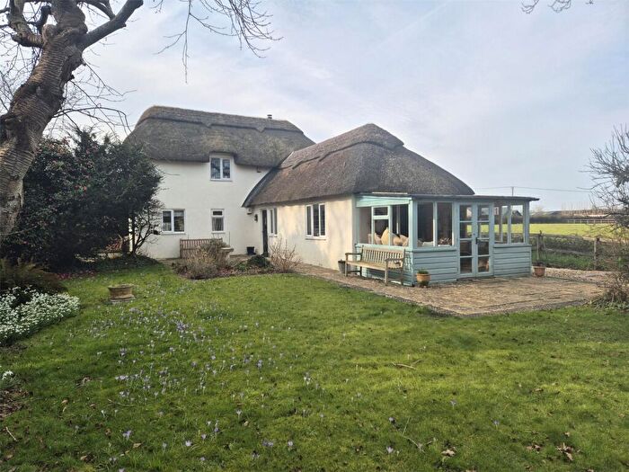 2 Bedroom Detached House For Sale In Middle Road, Tiptoe, Lymington, Hampshire, SO41