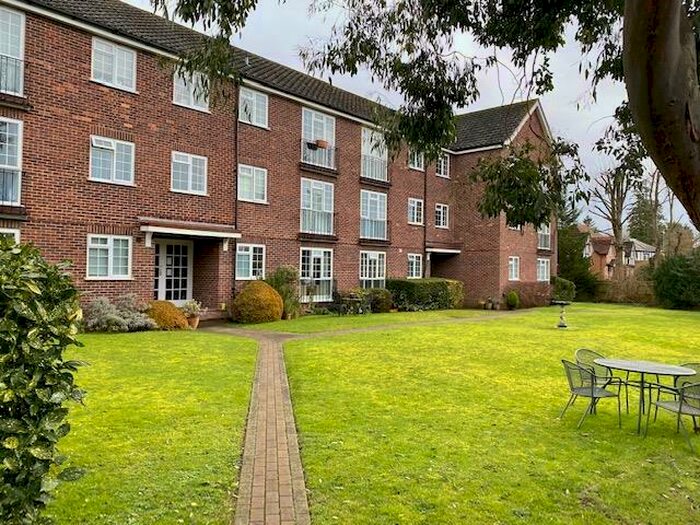 1 Bedroom Apartment To Rent In Lower Cookham Road, Maidenhead, SL6