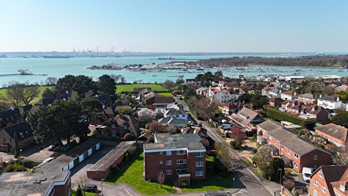 2 Bedroom Flat For Sale In Havelock Road, Warsash, Southampton, SO31