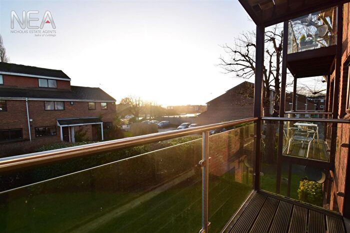 2 Bedroom Flat To Rent In Cardinal Close, Caversham, Reading, RG4