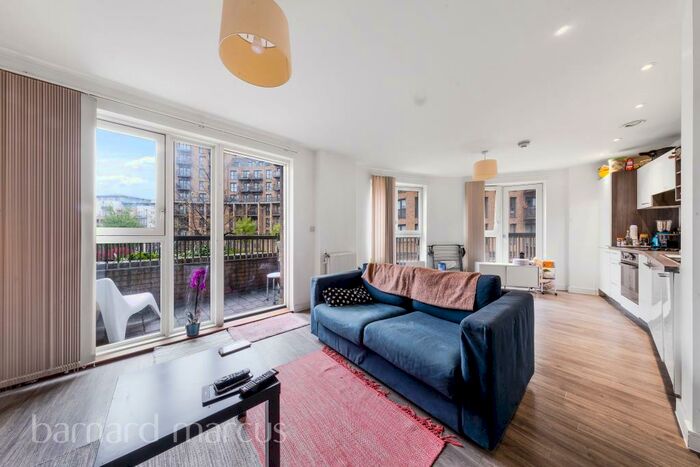 1 Bedroom Flat To Rent In Connersville Way, Croydon, CR0