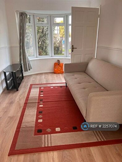 1 Bedroom Maisonette To Rent In Warden Avenue, Rayners Lane, HA2