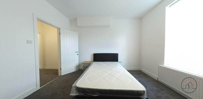 5 Bedroom House To Rent In Wrangthorn Terrace, Leeds, LS6