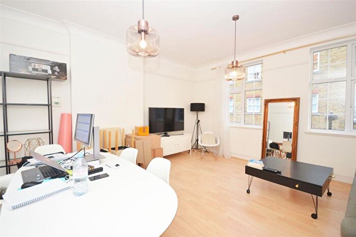 2 Bedroom Flat To Rent In Twickenham Road, Richmond, TW9