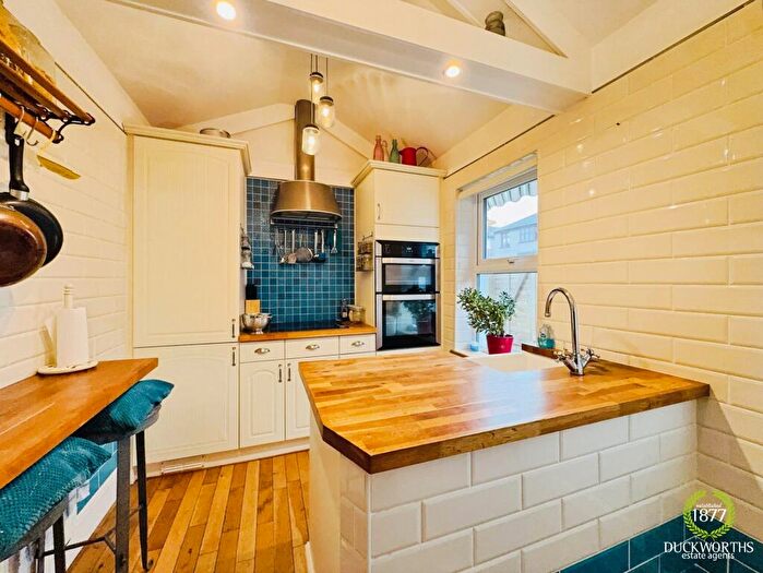 2 Bedroom End Of Terrace House For Sale In Colne Road, Burnley, BB10