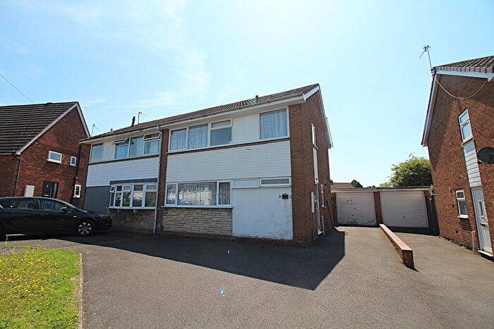 3 Bedroom Semi-Detached House For Sale In Derwent Close, Brierley Hill, DY5