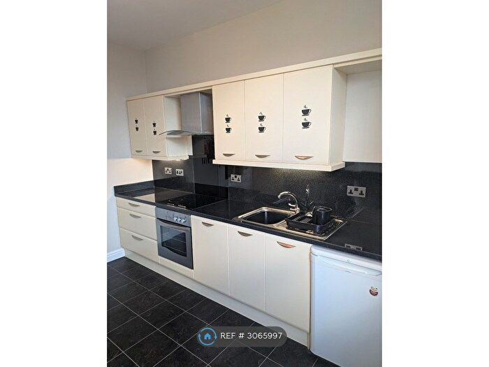 1 Bedroom Flat To Rent In Princes Road, Colwyn Bay, LL29