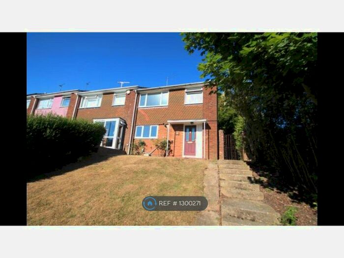 3 Bedroom Terraced House To Rent In Porlock Drive, Luton LU2