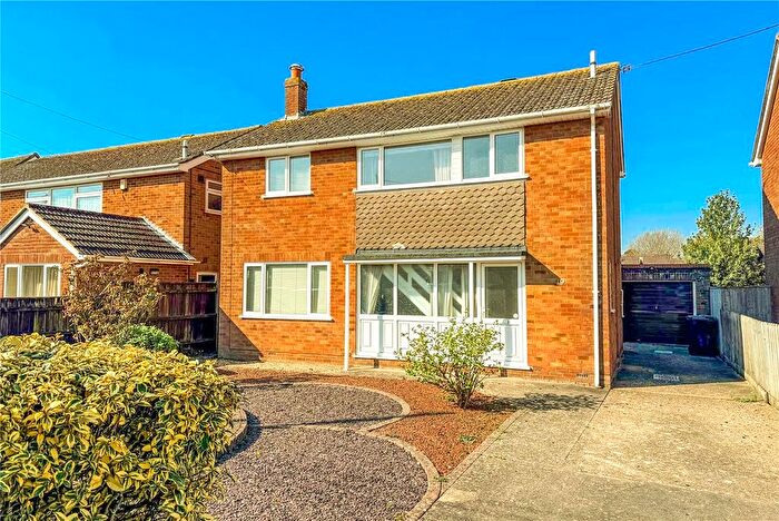 3 Bedroom Detached House For Sale In High Ridge Crescent, New Milton, Hampshire, BH25