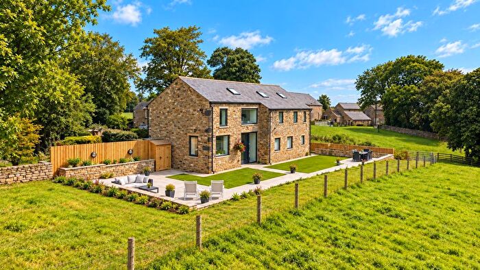 3 Bedroom Detached House To Rent In Ryal Fold, Tockholes, Darwen, BB3