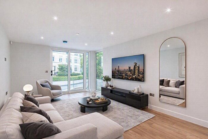 2 Bedroom Flat For Sale In Highmoor Road, Poole, Dorset, BH14