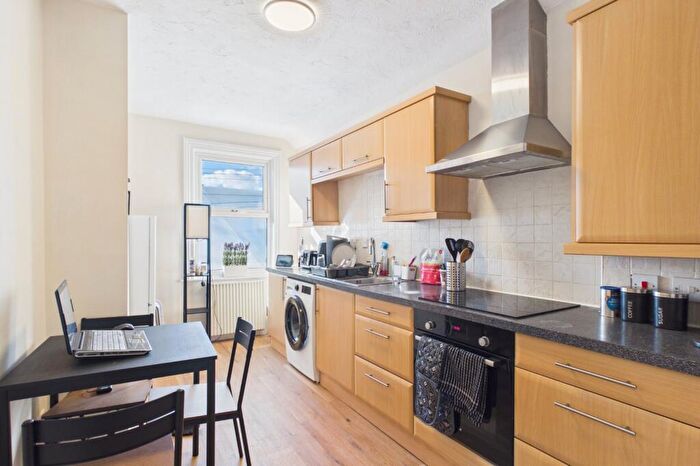 1 Bedroom Flat To Rent In Basingstoke Road, Reading, Berkshire, RG2